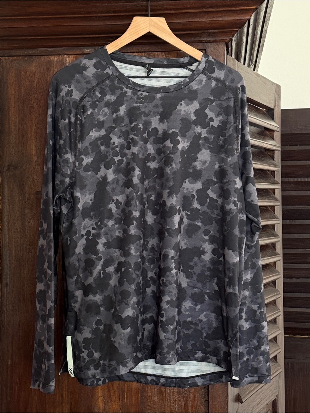 Rhone Men's Long Sleeve Camouflage Performance Shirt - Black Gray